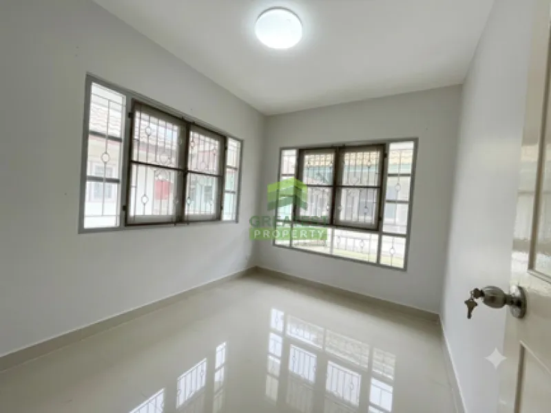 รูปที่4 ต้องการขายทาวน์โฮม คลองสาม คลองหลวง ราคา 2,390,000 บาท