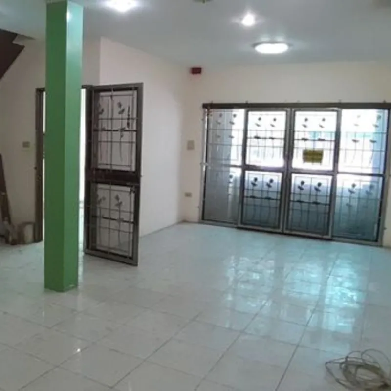 รูปที่2 ต้องการขายบ้านพร้อมที่ดิน ดอกไม้ เขตประเวศ ราคา 2,750,000 บาท