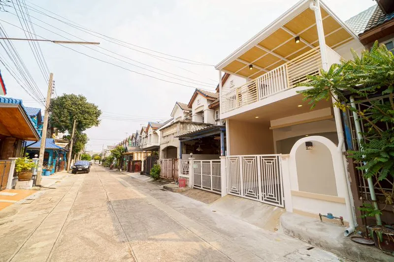 รูปที่2 ต้องการขายบ้านพร้อมที่ดิน พิมลราช บางบัวทอง ราคา 1,990,000 บาท