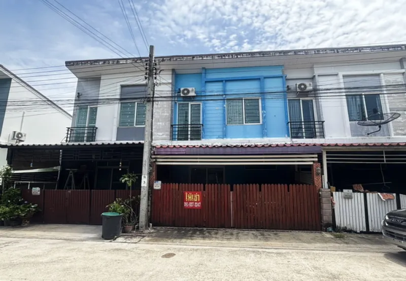 ให้เช่าทาวน์เฮ้าส์ หมู่บ้านกัสโต้ บางนา-สุวรรณภูมิ เนื้อที่ 18.5 ตร.ว. 2 ชั้น 3 นอน 2 น้ำ พร้อมอยู่
