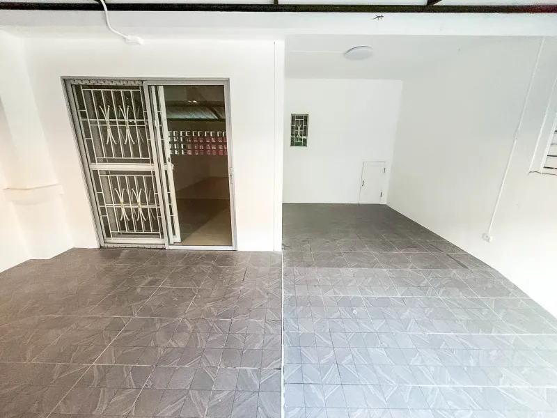 รูปที่2 ต้องการขายบ้านพร้อมที่ดิน เสาธงหิน บางใหญ่ ราคา 1,690,000 บาท