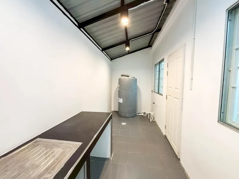 รูปที่6 ต้องการขายบ้านพร้อมที่ดิน เสาธงหิน บางใหญ่ ราคา 1,690,000 บาท