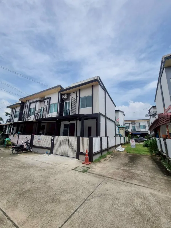 รูปที่3 ต้องการขายบ้านพร้อมที่ดิน ท่าข้าม เขตบางขุนเทียน ราคา 2,390,000 บาท