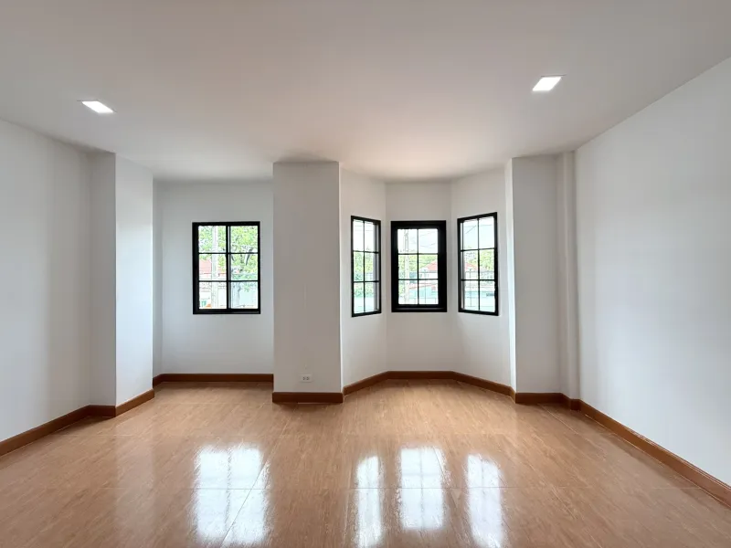 รูปที่6 ต้องการขายบ้านพร้อมที่ดิน กระทุ่มราย เขตหนองจอก ราคา 2,190,000 บาท