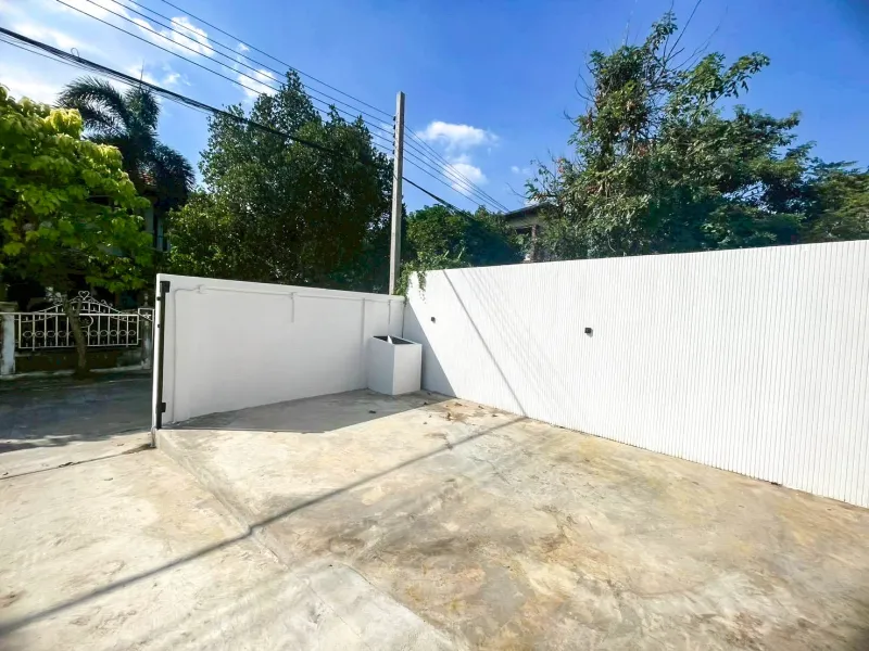 รูปที่7 ต้องการขายบ้านพร้อมที่ดิน คลองจั่น เขตบางกะปิ ราคา 9,990,000 บาท