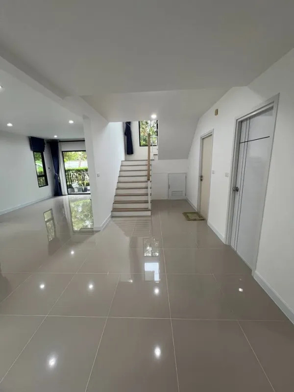 รูปที่8 ต้องการขายบ้านพร้อมที่ดิน หลักหก เมืองปทุมธานี ราคา 5,290,000 บาท