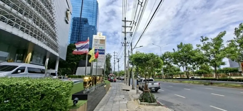 รูปที่3 ต้องการขายบ้านพร้อมที่ดิน *คลองเตย เขตพระโขนง ราคา 30,000,000 บาท
