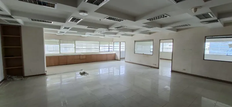 รูปที่6 ต้องการขายบ้านพร้อมที่ดิน *คลองเตย เขตพระโขนง ราคา 30,000,000 บาท