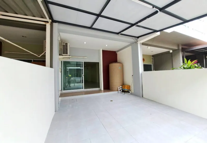 รูปที่3 ต้องการขายทาวน์โฮม สะพานสูง เขตสะพานสูง ราคา 3,790,000 บาท