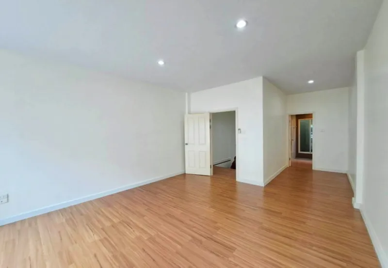 รูปที่5 ต้องการขายทาวน์โฮม สะพานสูง เขตสะพานสูง ราคา 3,790,000 บาท
