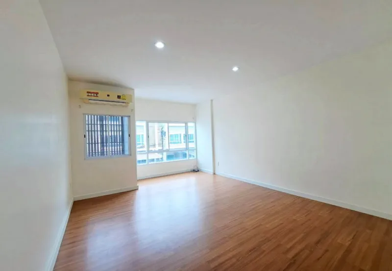 รูปที่7 ต้องการขายทาวน์โฮม สะพานสูง เขตสะพานสูง ราคา 3,790,000 บาท