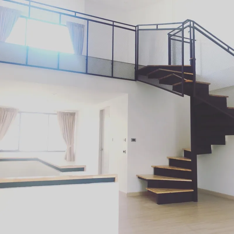 ให้เช่าบ้านใหม่ทั้งหลัง 3 ชั้น ครึ่งสไตล์ Loft Modern เพดานสูง พร้อมเฟอร์ 3 นอน 3 น้ำ บนถนนแจ้งวัฒนะ ใกล้รร. นานาชาติ ใกล้บีทีเอส สามัคคี สายชมพู