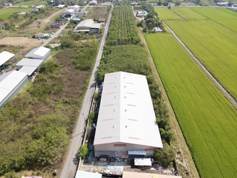 ที่ดินพร้อมโกดังเก็บของ คลอง 10 ลำลูกกา จ.ปทุมธานี เหมาะลงทุนทำโกดัง  ออฟฟิศ ลงทุนระยะยาว  เนื้อที่ 3 ไร่ ️ราคา 19,000,000 ล้านบาท