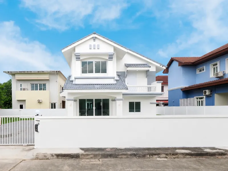 ขายราคาพิเศษ บ้านเดี่ยว 2 ชั้น 123 ตรว. ม.สีวลี รังสิต1 5 ห้องนอน 3 ห้องน้ำ บ้านหลังใหญ่ ทำเลหลังมุม ถนนเมน ฟังชั่นดีเยี่ยม พร้อมเฟอร์ พื้นที่กว้างมาก รีโนเวทใหม่ทั้งหลัง พร้อมเข้าอยู่ได้ทันที [รังสิต