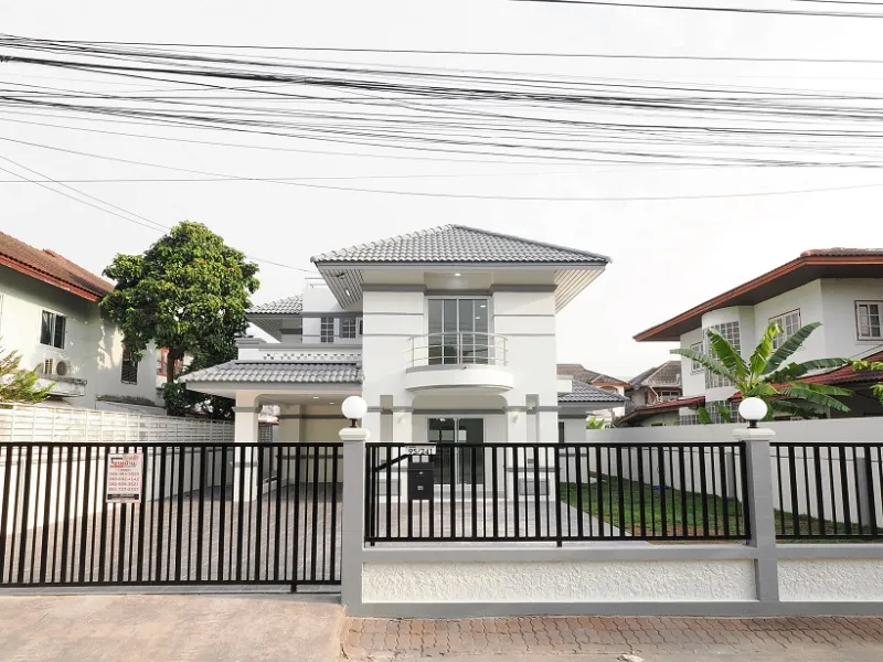ขายราคาพิเศษ บ้านเดี่ยว 2 ชั้น ขนาด 80.3 ตรว. 3 ห้องนอน 3 ห้องน้ำ ม.อู่ทองเพลส2 บ้านหลังใหญ่ ถนนเมน ฟังชั่นดีเยี่ยม พร้อมเฟอร์ พื้นที่กว้างมาก รีโนเวทใหม่ทั้งหลัง พร้อมเข้าอยู่ได้ทันที [เปียร์นนท์-ลำล