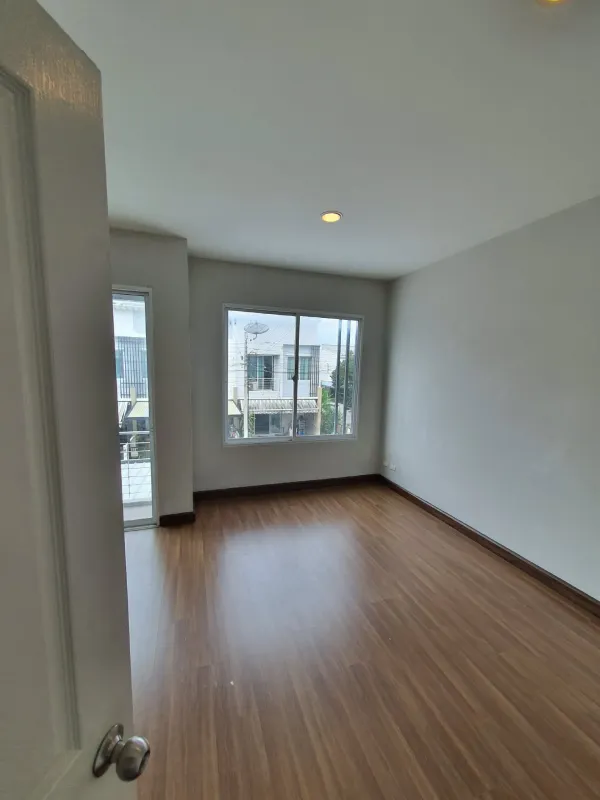รูปที่4 ต้องการขายบ้านพร้อมที่ดิน วัดชลอ บางกรวย ราคา 2,700,000 บาท