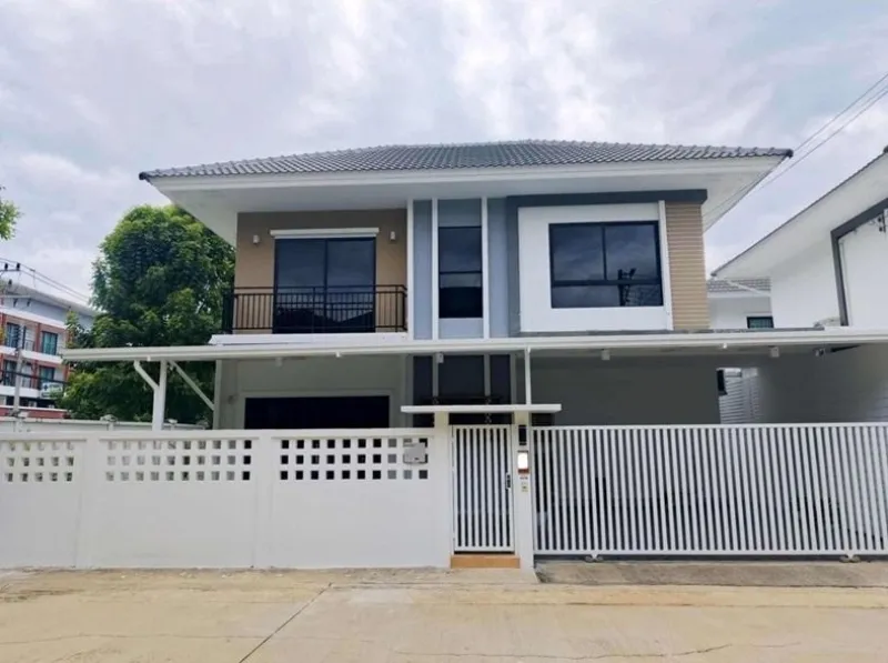 ขายแฝดสไตล์บ้านเดี่ยว หลังริมด้านใน รีโนเวทใหม่ Jvilla sena รังสิตคลอง1 ในโครงการเสนาอเวนิวรังสิต คลอง1 ธัญบุรี ปทุมธานี.