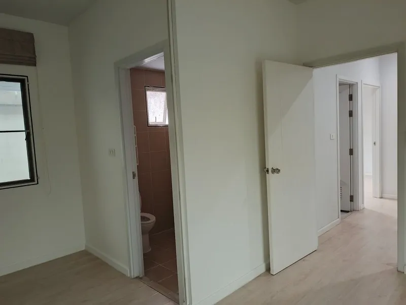รูปที่7 ต้องการขายบ้านพร้อมที่ดิน ประชาธิปัตย์ ธัญบุรี ราคา 4,990,000 บาท