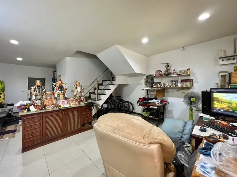 รูปที่2 ต้องการขายบ้านพร้อมที่ดิน รังสิต ธัญบุรี ราคา 3,900,000 บาท