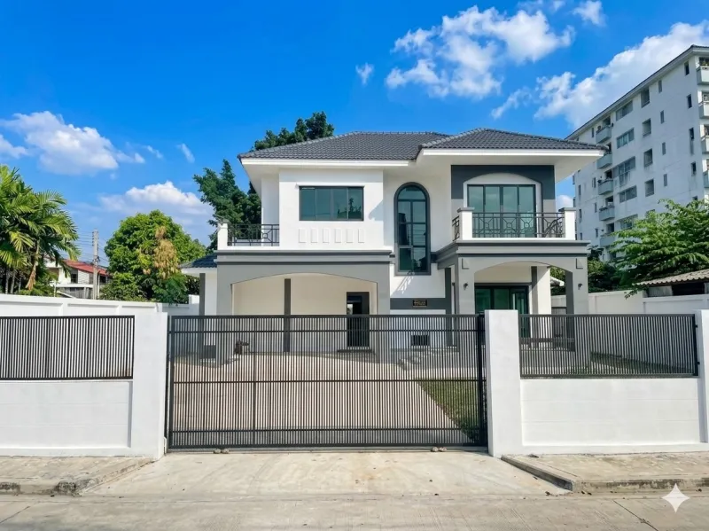รูปที่3 ต้องการขายบ้านพร้อมที่ดิน คลองจั่น เขตบางกะปิ ราคา 9,990,000 บาท