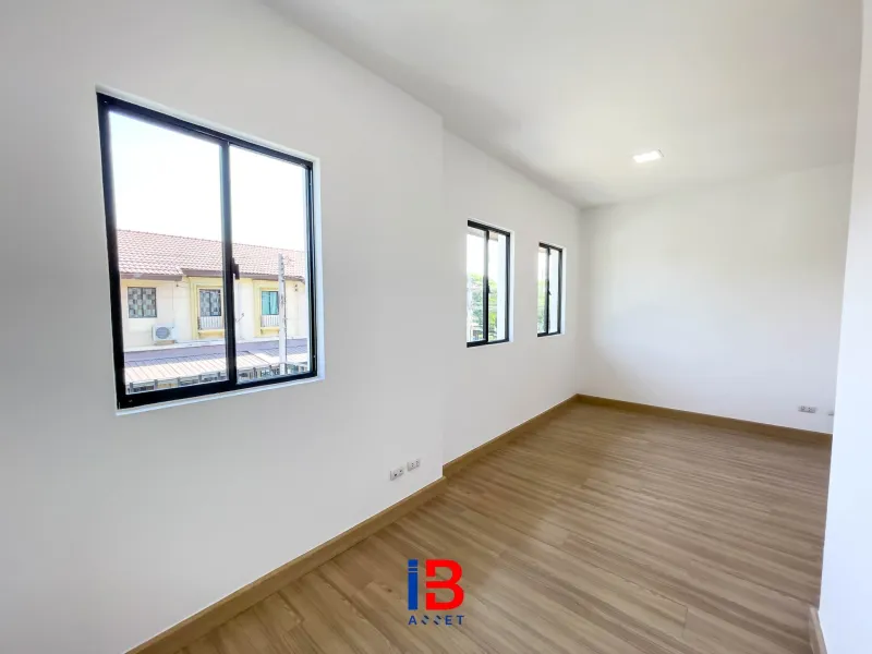 รูปที่6 ต้องการขายบ้านพร้อมที่ดิน อ้อมน้อย กระทุ่มแบน ราคา 1,990,000 บาท