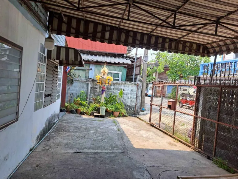 รูปที่2 ต้องการขายบ้านพร้อมที่ดิน บางเขน เมืองนนทบุรี ราคา 2,500,000 บาท