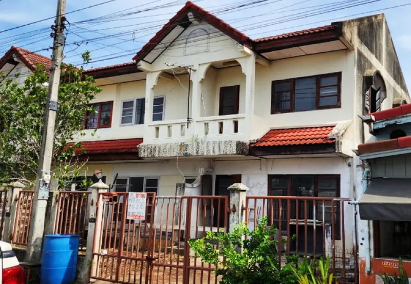 รูปที่2 ต้องการขายทาวน์โฮม คลองห้า คลองหลวง ราคา 650,000 บาท