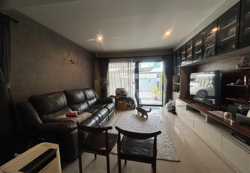รูปที่3 ต้องการขายบ้านพร้อมที่ดิน ลาดสวาย ลำลูกกา ราคา 5,500,000 บาท