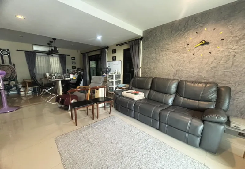 รูปที่4 ต้องการขายบ้านพร้อมที่ดิน ลาดสวาย ลำลูกกา ราคา 5,500,000 บาท