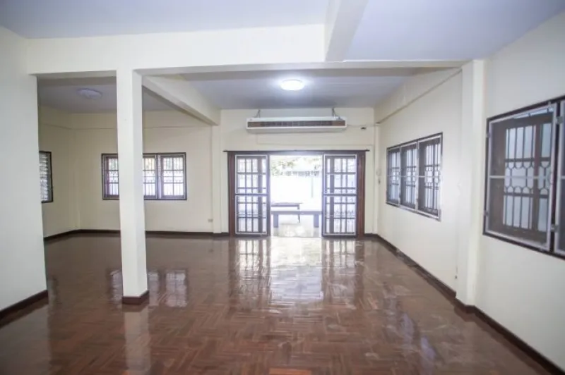 รูปที่7 ให้เช่าบ้านพร้อมที่ดิน สามเสนใน เขตพญาไท ราคา 40,000 บาท
