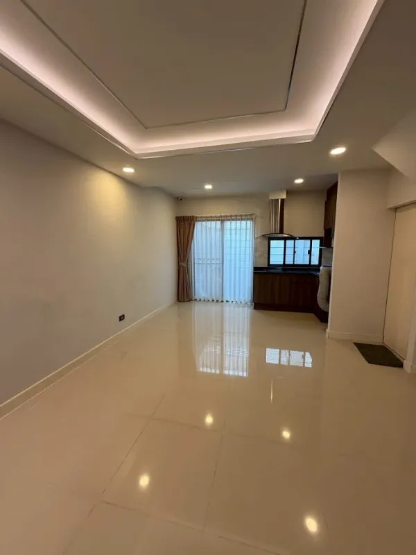 รูปที่2 ต้องการขายบ้านพร้อมที่ดิน ประเวศ เขตประเวศ ราคา 3,600,000 บาท