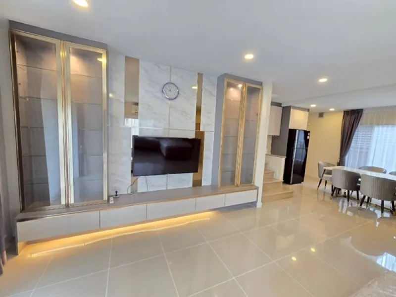 รูปที่8 ต้องการขายบ้านพร้อมที่ดิน คลองสองต้นนุ่น เขตลาดกระบัง ราคา 13,900,000 บาท