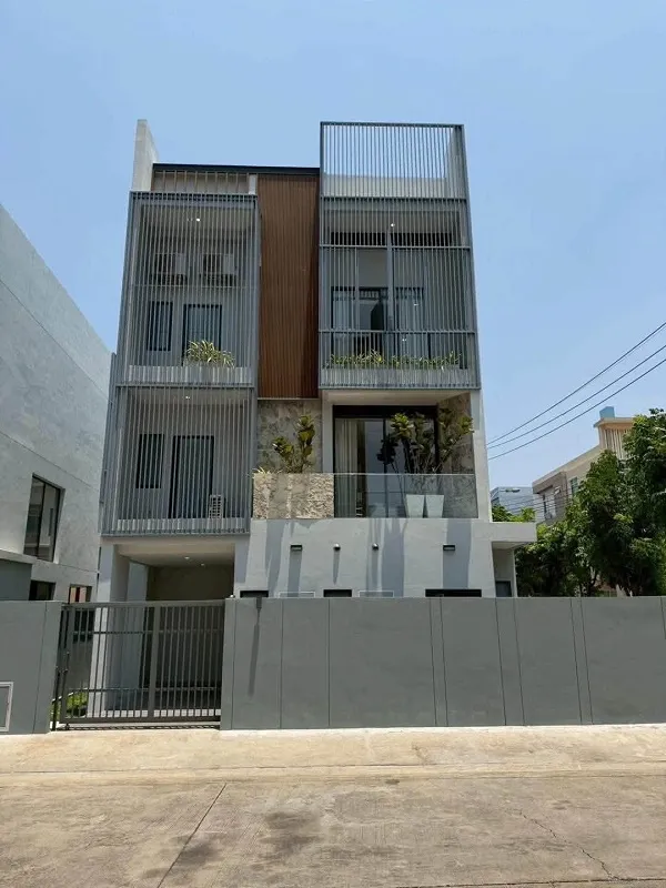รูปที่2 ต้องการขายบ้านพร้อมที่ดิน คลองสองต้นนุ่น เขตลาดกระบัง ราคา 15,900,000 บาท
