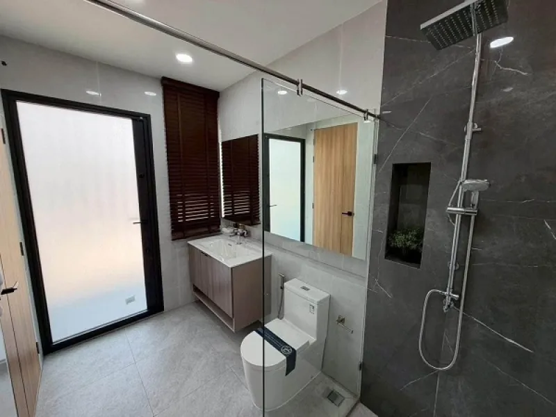 รูปที่8 ต้องการขายบ้านพร้อมที่ดิน คลองสองต้นนุ่น เขตลาดกระบัง ราคา 15,900,000 บาท