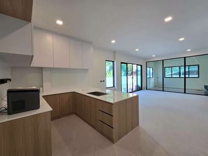 รูปที่5 ต้องการขายบ้านพร้อมที่ดิน หลักหก เมืองปทุมธานี ราคา 14,900,000 บาท