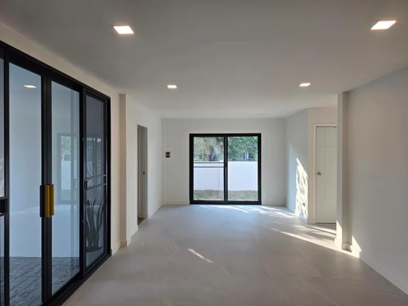 รูปที่7 ต้องการขายบ้านพร้อมที่ดิน หลักหก เมืองปทุมธานี ราคา 14,900,000 บาท