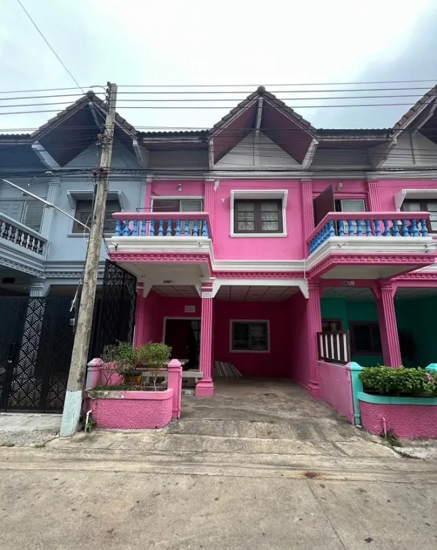 ขายบ้านพร้อมที่ดิน ราคา : 2,700,000