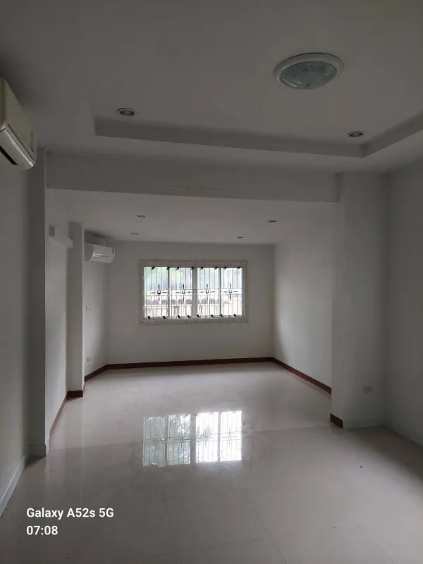 รูปที่2 ต้องการขายบ้านพร้อมที่ดิน บึง ศรีราชา ราคา 2,690,000 บาท