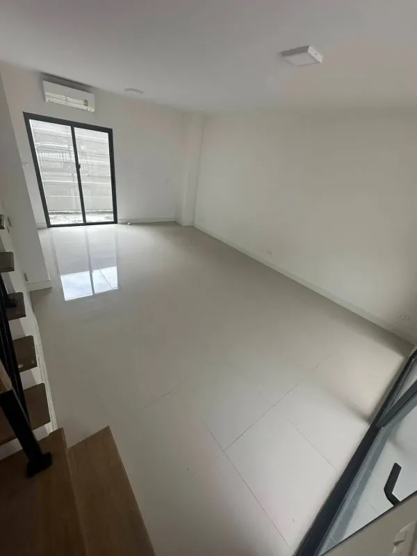 รูปที่3 ต้องการขายทาวน์โฮม ประเวศ เขตประเวศ ราคา 5,980,000 บาท