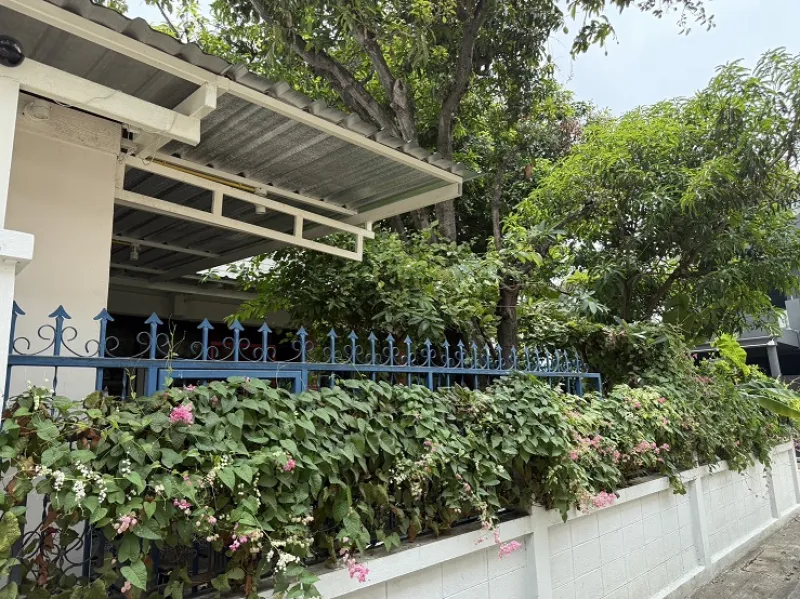รูปที่4 ต้องการขายบ้านพร้อมที่ดิน สามเสนใน เขตพญาไท ราคา 25,900,000 บาท