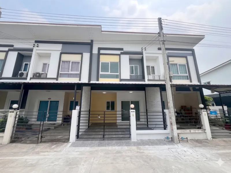 ทาวน์โฮมรีโนเวทใหม่ ราคาถูกที่สุดในโครงการ