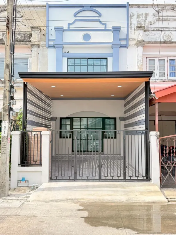 หมู่บ้านพูนสินธานี 1 เคหะร่มเกล้า ใกล้สถานีรถไฟฟ้าสายสีส้ม แยกมิสทีน