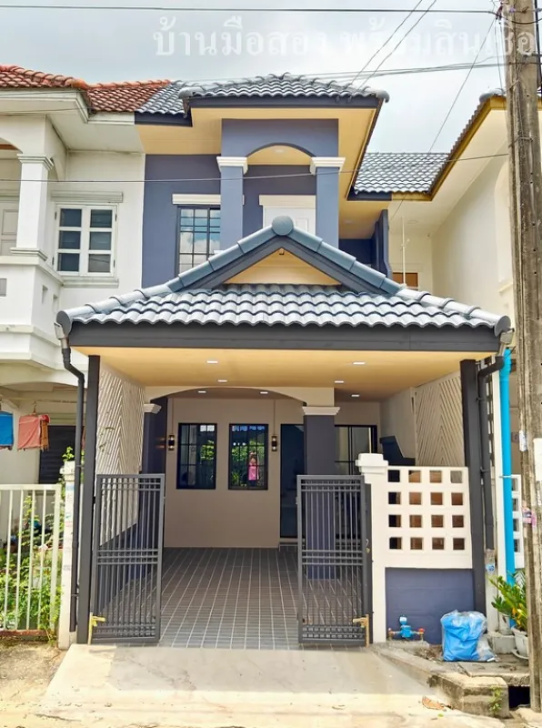 หมู่บ้านศรีธราวรรณ พหลโยธิน 54/1 บ้านรีโนเวทใหม่ทั้งหลัง วิวสวย บรรยากาศดี