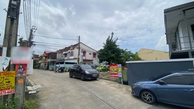 ขายด่วนที่ดินถมแล้ว 40 ตรว ติดถนนคอนกรีตสาธารณะ 2 ด้าน แปลงมุม ซ.ประชานุกูล 3 ซอย 1 บางซื่อ กรุงเทพฯ