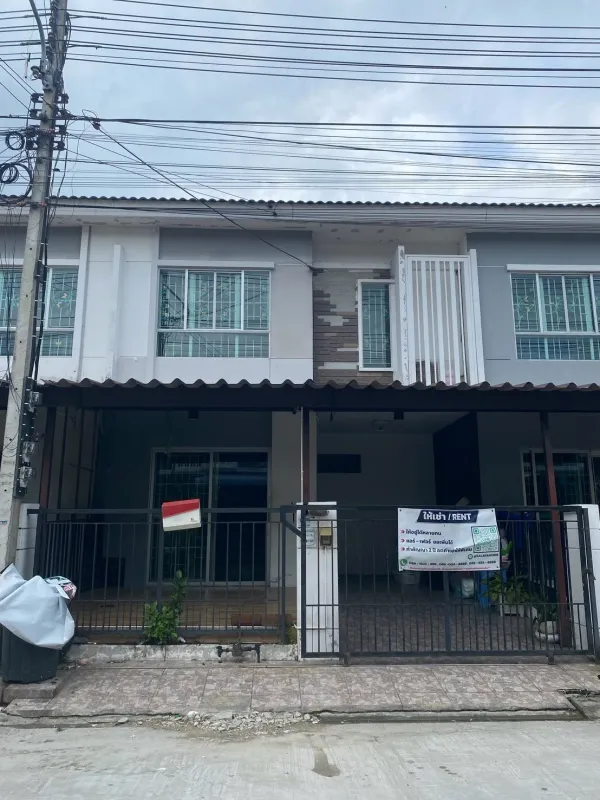 มีบ้านให้เช่าติดเซนทรัสศาลายา เดินทางสะดวก  อยู่ได้หลายคน ยินดีรับนักศึกษา  หมู่บ้าน พฤกษาวิลล์ 56
