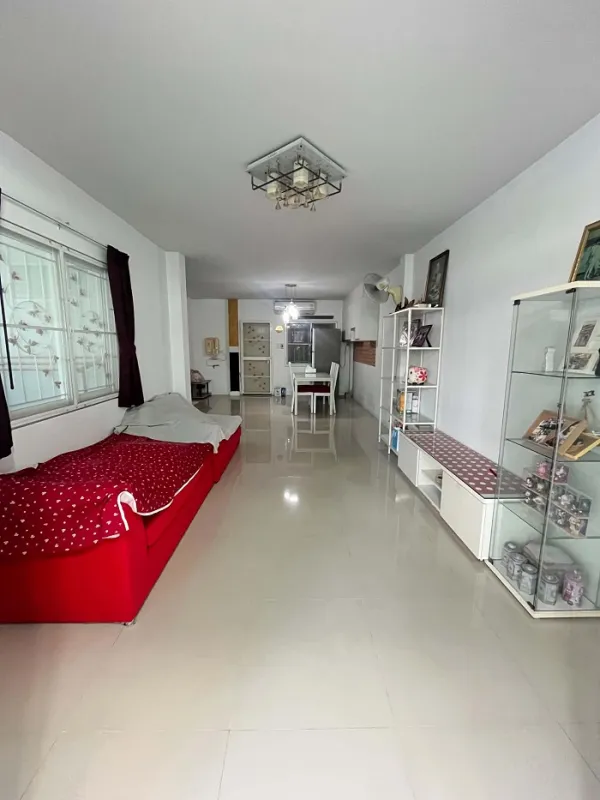 รูปที่2 ต้องการขายบ้านพร้อมที่ดิน คลองสาม คลองหลวง ราคา 1,780,000 บาท