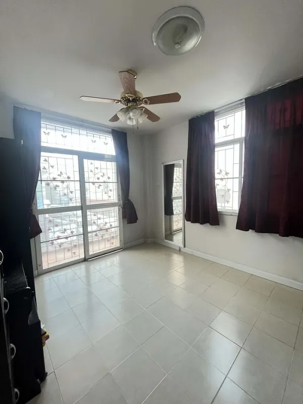 รูปที่4 ต้องการขายบ้านพร้อมที่ดิน คลองสาม คลองหลวง ราคา 1,780,000 บาท