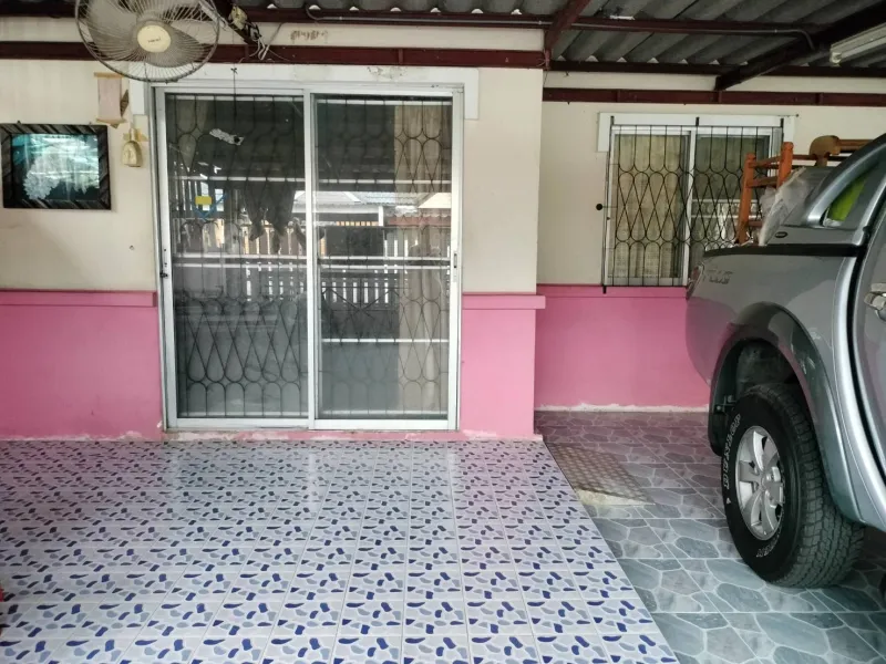 รูปที่3 ต้องการขายบ้านพร้อมที่ดิน สุรศักดิ์ ศรีราชา ราคา 1,850,000 บาท