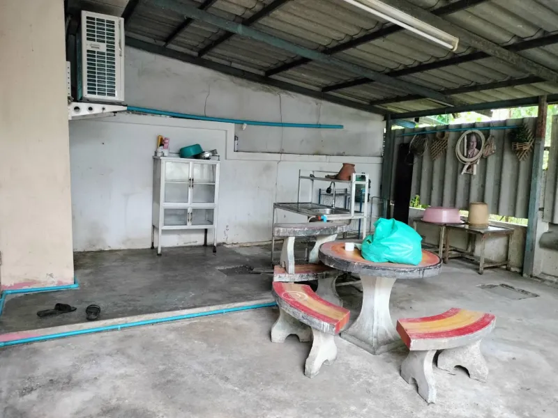 รูปที่5 ต้องการขายบ้านพร้อมที่ดิน สุรศักดิ์ ศรีราชา ราคา 1,850,000 บาท