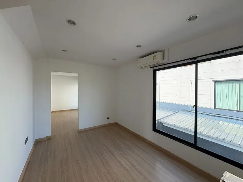รูปที่8 ต้องการขายบ้านพร้อมที่ดิน บางพลับ ปากเกร็ด ราคา 12,000,000 บาท